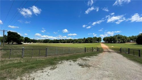 204 Highland Dr, Cameron, TX, 76520-2246 | Card Image