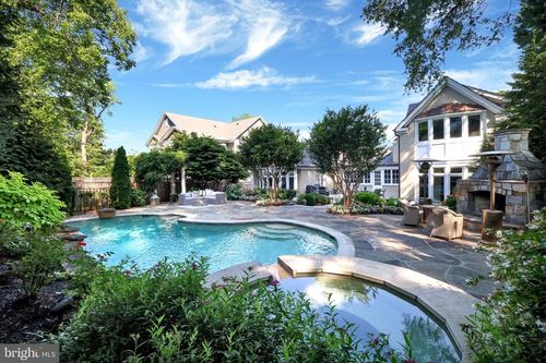 5606 Wilson Ln, BETHESDA, MD, 20814-1117 | Card Image