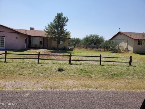 240 E Oak St, Huachuca City, AZ, 85616-8153 | Card Image