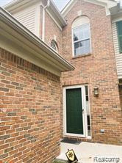122 Legacy Park Cir, Dearborn Heights, MI, 48127-3485 | Card Image