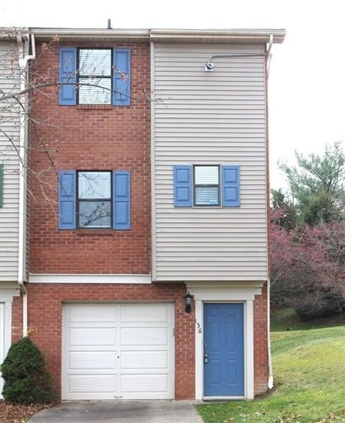 136 Woodhaven Dr, Seven Fields, PA, 16046-7816 | Card Image