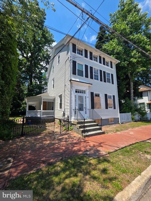 277 E Broadway, SALEM, NJ, 08079-1119 | Card Image
