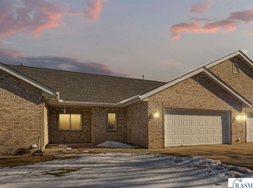 113 S West St, Belle Plaine, MN, 56011-1130 | Card Image