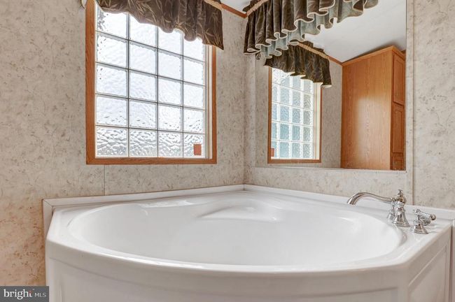 120 Amy Ln, House other with 3 bedrooms, 2 bathrooms and null parking in NEW OXFORD PA | Image 26
