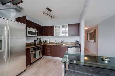 1911 - 41 Se 5th St, Condo with 1 bedrooms, 1 bathrooms and null parking in Miami FL | Image 3