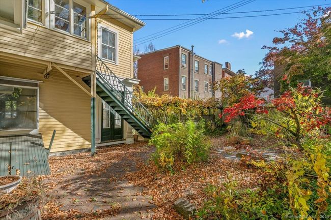 8 Academy St, Home with 6 bedrooms, 4 bathrooms and 2 parking in New Haven CT | Image 36