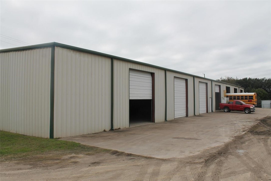 890 Victoria St, Waco, TX 76705
