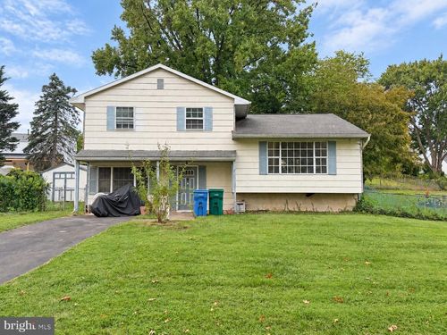 207 Parkway Circle, Fairless Hills, PA, 19030 | Card Image