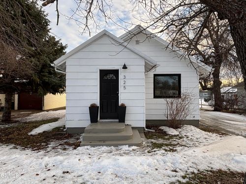 325 Chaffee Row, Beulah, ND, 58523-6823 | Card Image