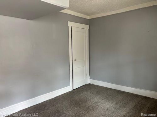 49 Orchard St, River Rouge, MI, 48218-1554 | Card Image