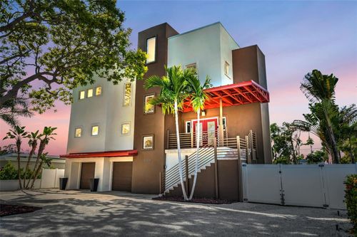 10206 4th St E, TREASURE ISLAND, FL, 33706-3112 | Card Image