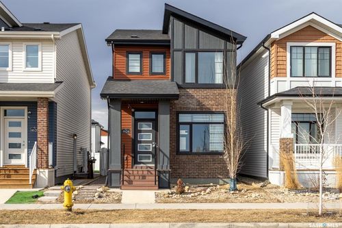 4624 Buckingham Dr E, Regina, SK, S4V3X8 | Card Image