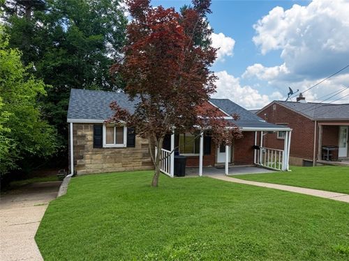 121 Glencoe Drive, West Mifflin, PA, 15122 | Card Image