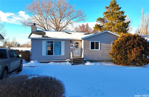 413 Hayes Dr, Swift Current, SK, S9H4H2 | Card Image