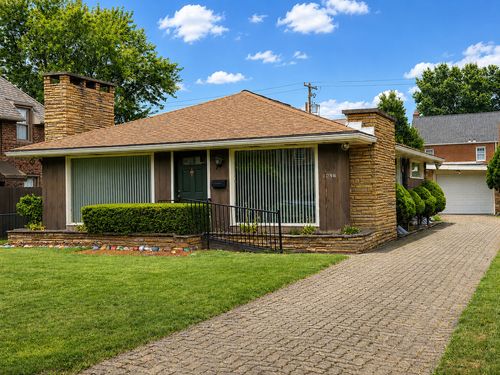1427 Pacific Ave, Natrona Heights, PA, 15065-2001 | Card Image
