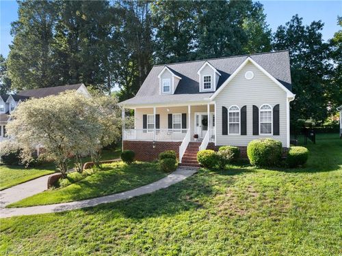 220 Coghill Dr, Winston Salem, NC, 27103-9513 | Card Image