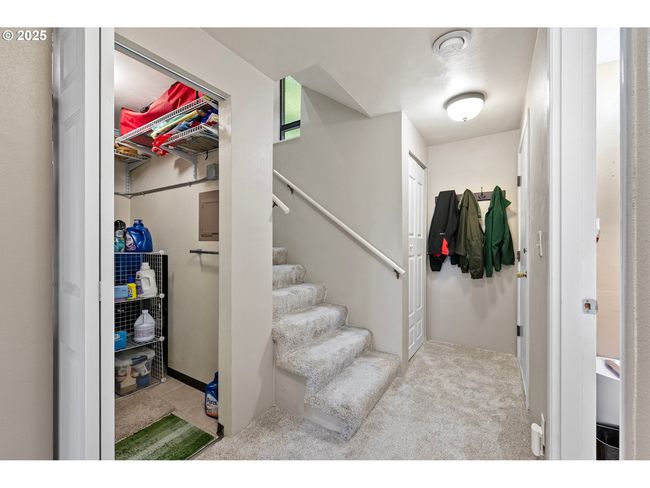 151 Treehill Loop, Condo with 2 bedrooms, 2 bathrooms and null parking in Eugene OR | Image 30