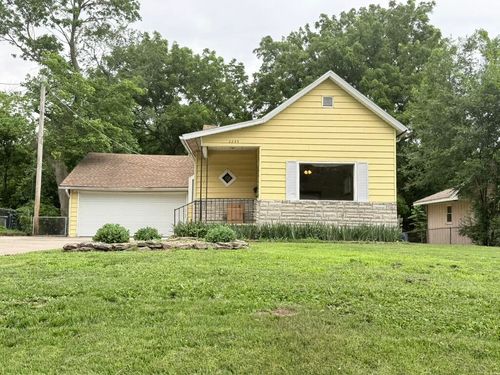 2235 N Campbell Ave, Springfield, MO, 65803-2513 | Card Image
