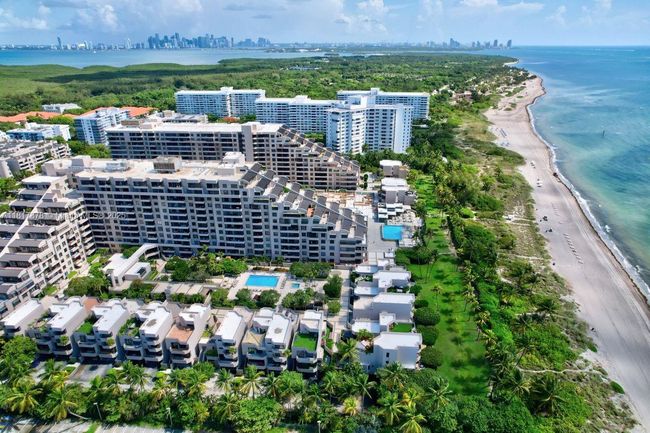 APT-200 - 201 Crandon Blvd, Condo with 3 bedrooms, 3 bathrooms and null parking in Key Biscayne FL | Image 20