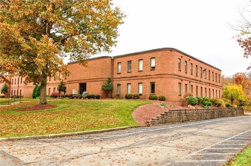 2550 Boyce Plaza Rd, Upper St. Clair, PA, 15241-3954 | Card Image