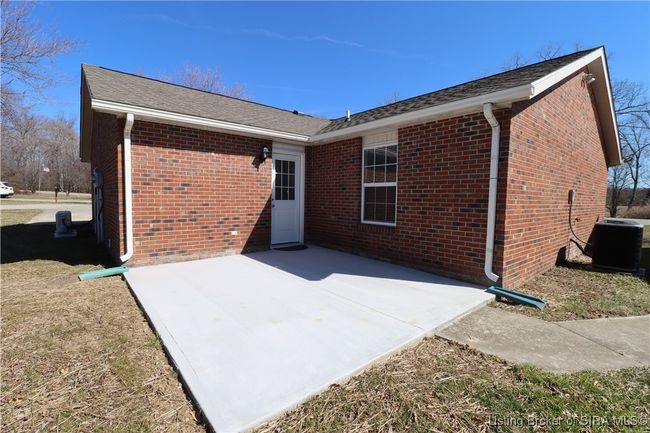 603 W Kristie Avenue, Home with 4 bedrooms, 2 bathrooms and null parking in Pekin IN | Image 12