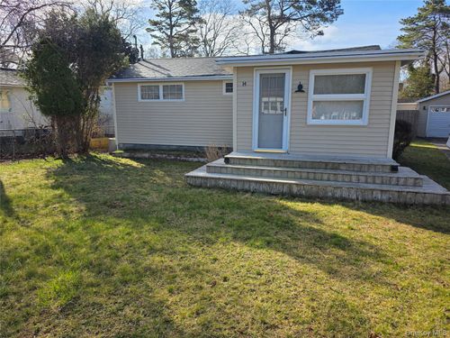 14 Lincoln Rd, Hampton Bays, NY, 11946-3017 | Card Image