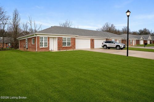 6700 Woods Mill Dr, Louisville, KY, 40272-4588 | Card Image