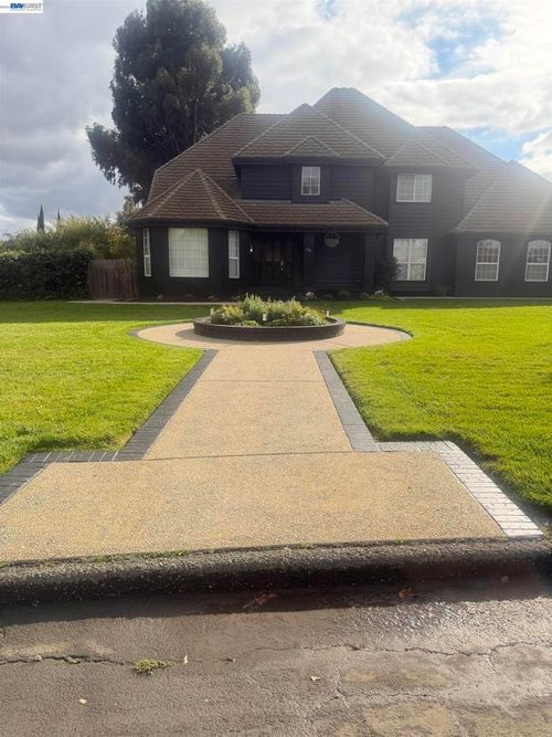 15 Madeira Ct, Oakley, CA, 94561-1735 | Card Image