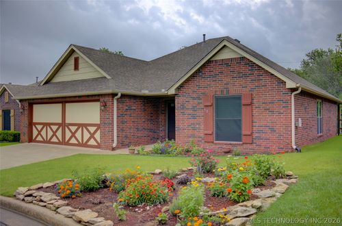 583 S 22nd Pl, Collinsville, OK, 74021-2604 | Card Image