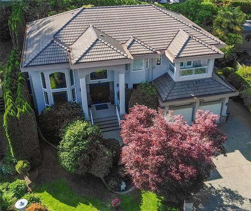 4638 Boulderwood Dr, Saanich, BC, V8Y3G5 | Card Image