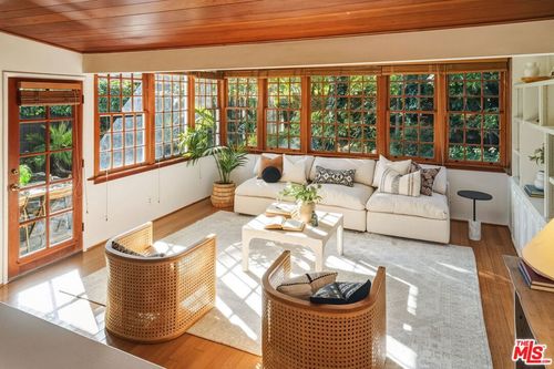 5351 Lemona Ave, Sherman Oaks, CA, 91411-3950 | Card Image