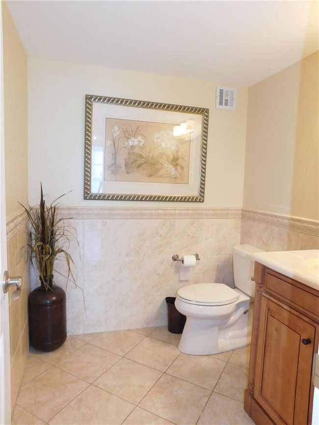 GUEST BATHROOM | Image 25
