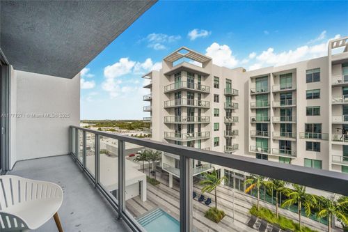 s-1016-3900 Biscayne Blvd, Miami, FL, 33137-3784 | Card Image