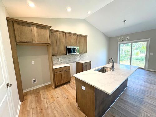 1296 Blue Ridge Pkwy, White Lake, MI, 48383-3965 | Card Image