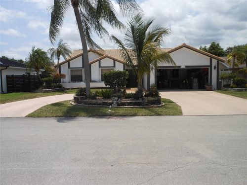 8706 Nw 83rd St, Tamarac, FL, 33321-8111 | Card Image