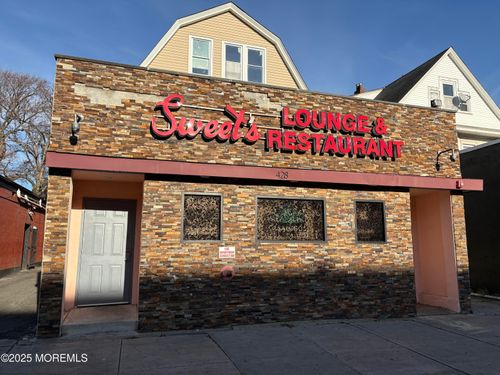 428 Central Ave, East Orange, NJ, 07018-2529 | Card Image