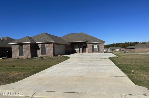 129 Chartleigh Cir, Canton, MS, 39046-1210 | Card Image