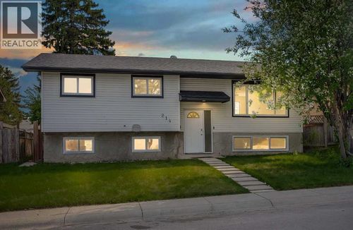214 Rundleview Close Ne, Calgary, AB, T1Y1J1 | Card Image