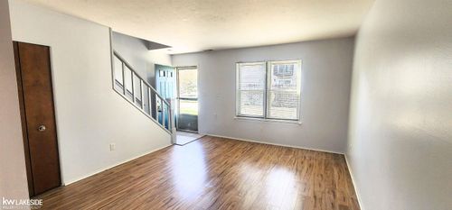 28838 Pardo St, Garden City, MI, 48135-2863 | Card Image