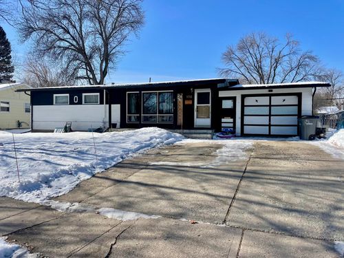 501 Maple Ln, Moorhead, MN, 56560-3236 | Card Image
