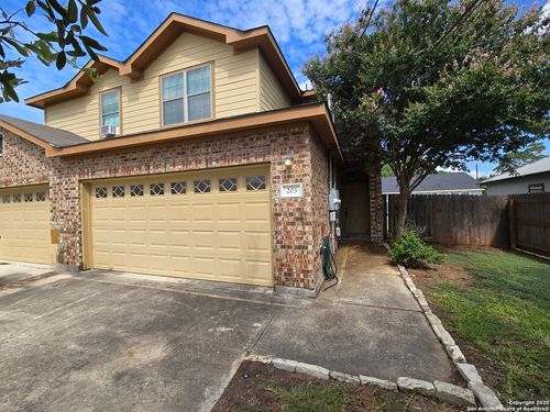 203 Anne Louise Dr, New Braunfels, TX, 78130-3493 | Card Image