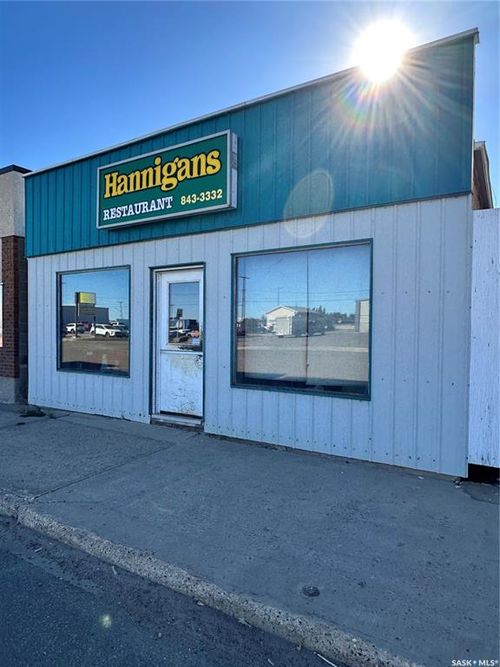 112 2nd Ave E, Wilkie, SK, S0K | Card Image