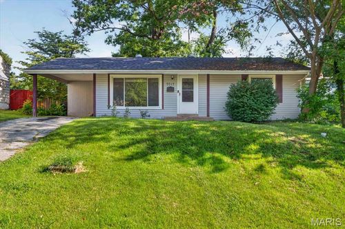 7017 Foxcroft Dr, Saint Louis, MO, 63123-1639 | Card Image