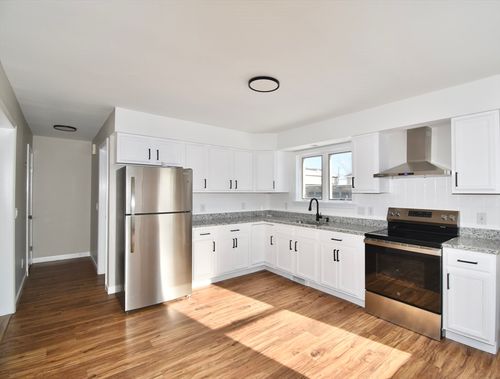 72-72 Center St, Holyoke, MA, 01040-6347 | Card Image