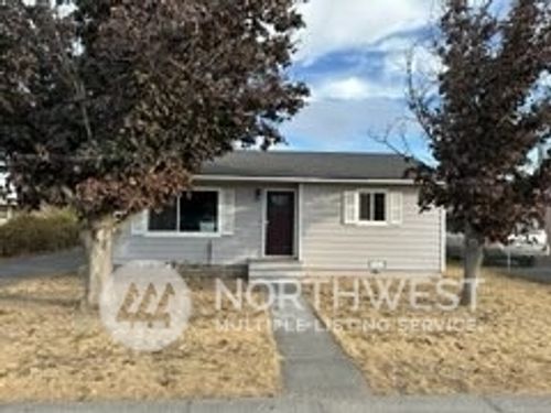 2207 W Basin Street, Moses Lake, WA, 98837 | Card Image