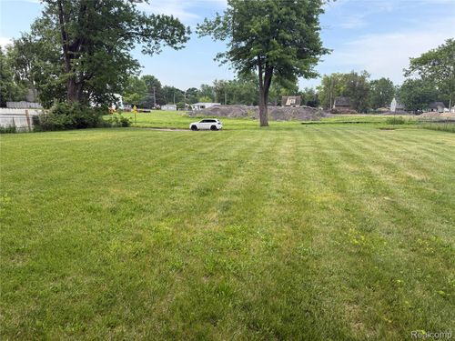 69 Ann Arbor Ave, Pontiac, MI, 48340-1901 | Card Image
