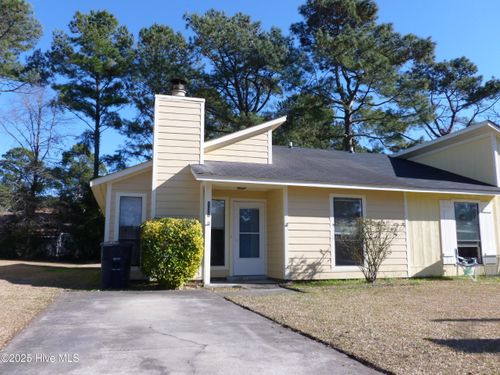 112 Village Cir, Jacksonville, NC, 28546-7765 | Card Image