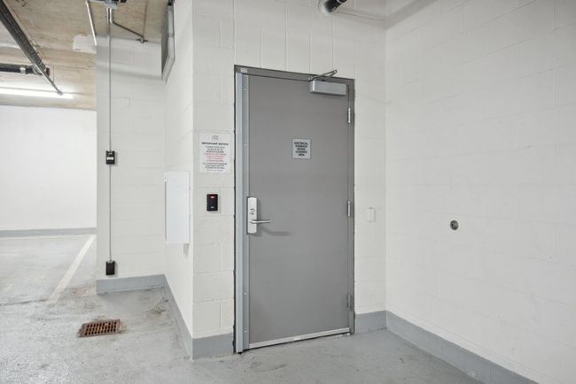 View of exterior entry | Image 28