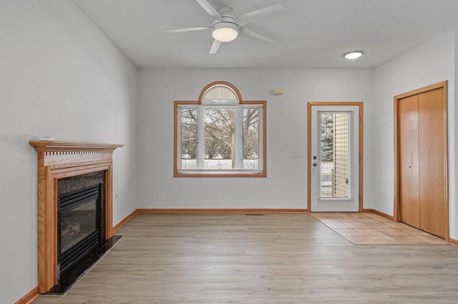 1118 Crystal Pl W, Townhouse with 2 bedrooms, 2 bathrooms and null parking in Chaska MN | Image 5