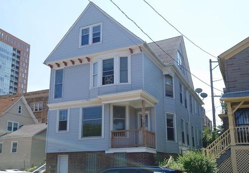 1823 E Windsor Pl, Milwaukee, WI, 53202-1112 | Card Image
